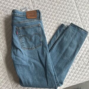 Levi’s wedgie denim